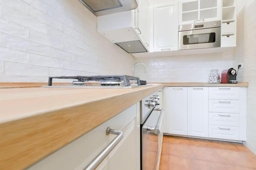 Nettuno 5 Stelle- Appartamento Elegante Con Suite Bologna Bagian luar foto